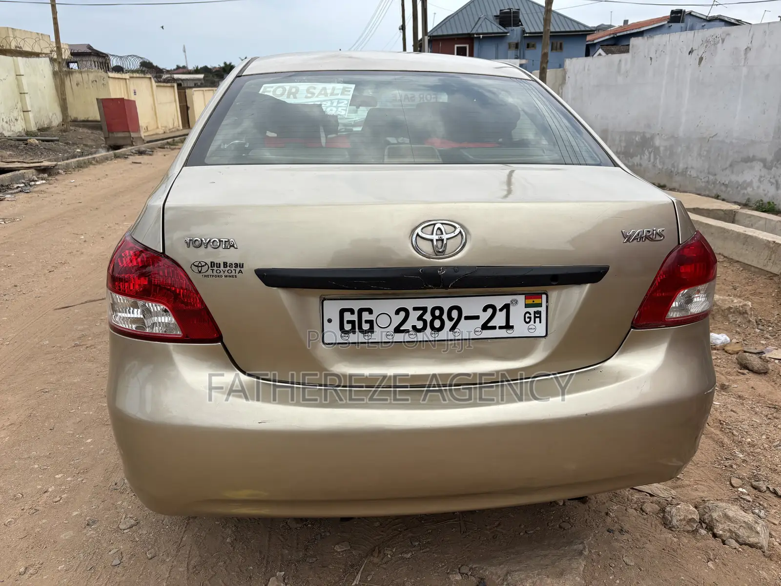 Toyota Yaris Base Sedan 4dr 2010 Ivory