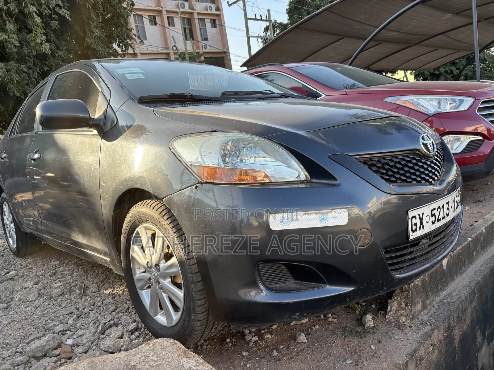 Toyota Yaris Base Sedan 4dr 2010 Gray