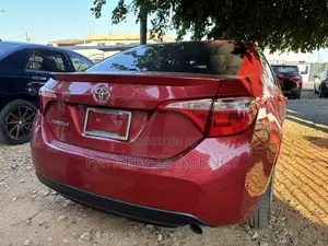 Toyota Corolla LE Eco (1.8L 4cyl 2A) 2019 Ivory