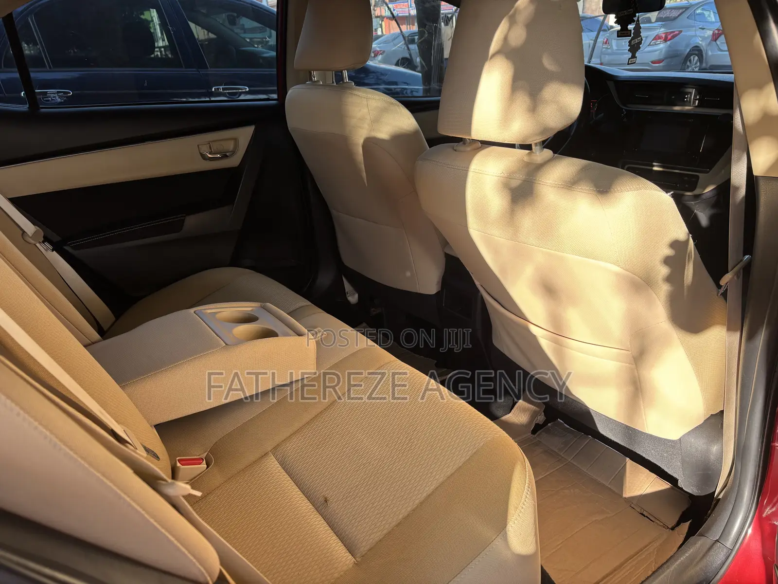 Toyota Corolla LE Eco (1.8L 4cyl 2A) 2019 Ivory