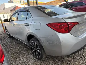 Toyota Corolla SE 4dr Sedan (1.8L 4cyl CVT) 2017 Silver