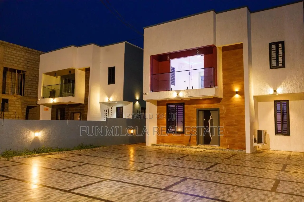4bdrm Duplex in Tema Community 25 for sale