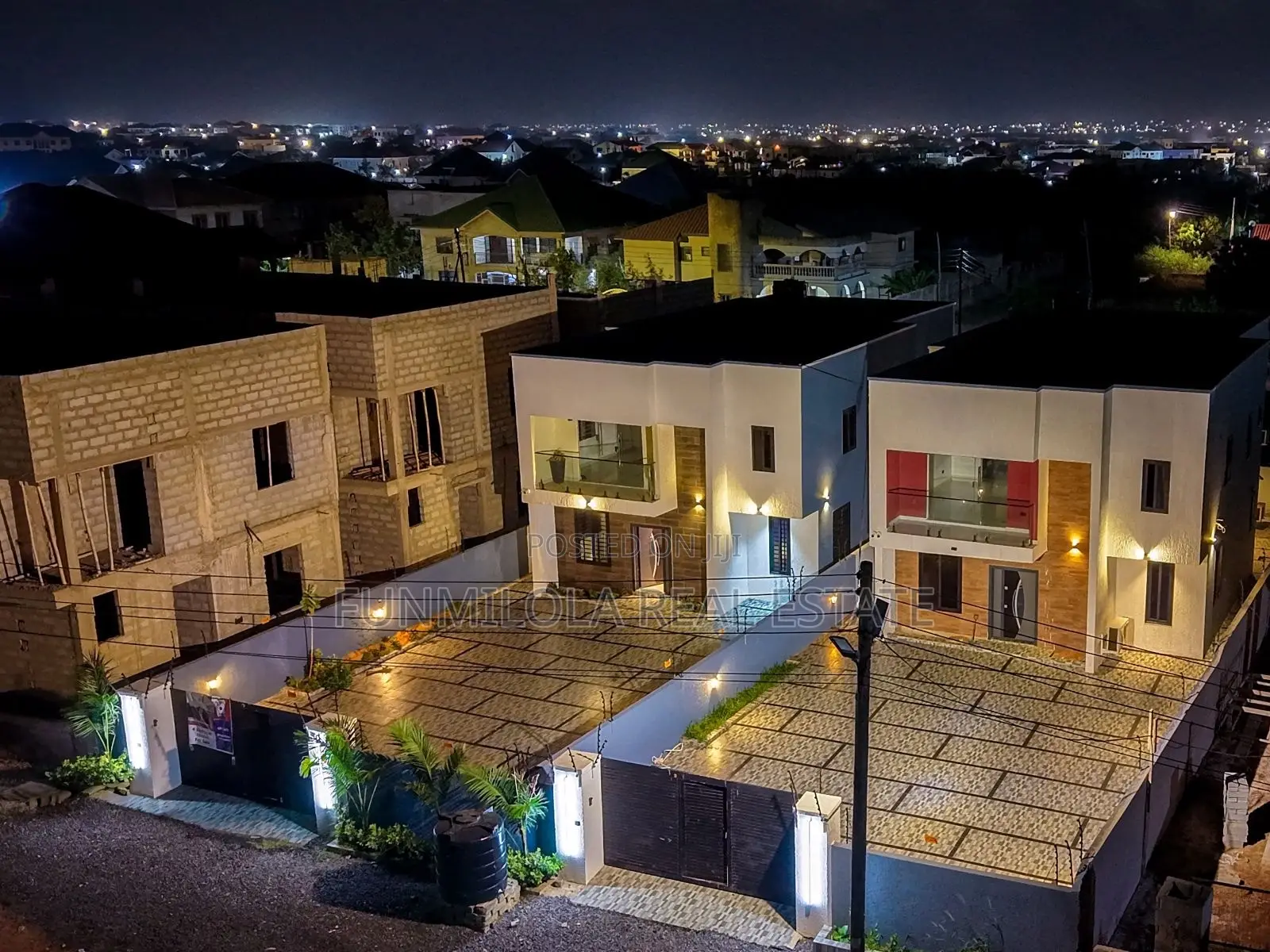 4bdrm Duplex in Tema Community 25 for sale