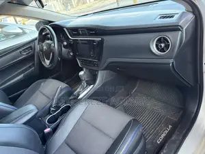 Toyota Corolla SE 4dr Sedan (1.8L 4cyl CVT) 2017 Silver