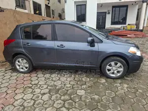 Nissan Versa 1.8 S Hatchback 2007 Gray
