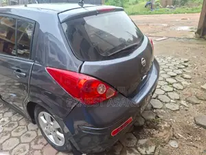 Nissan Versa 1.8 S Hatchback 2007 Gray