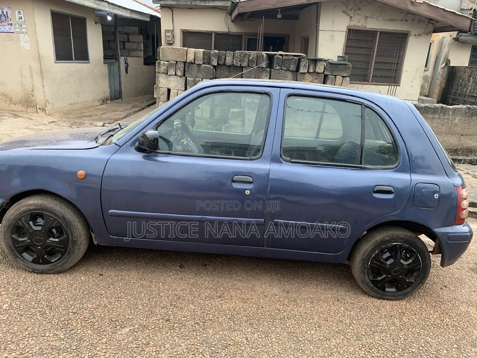 Nissan Micra 2000 Blue