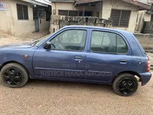 Nissan Micra 2000 Blue