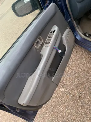 Nissan Micra 2000 Blue