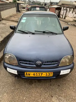 Nissan Micra 2000 Blue