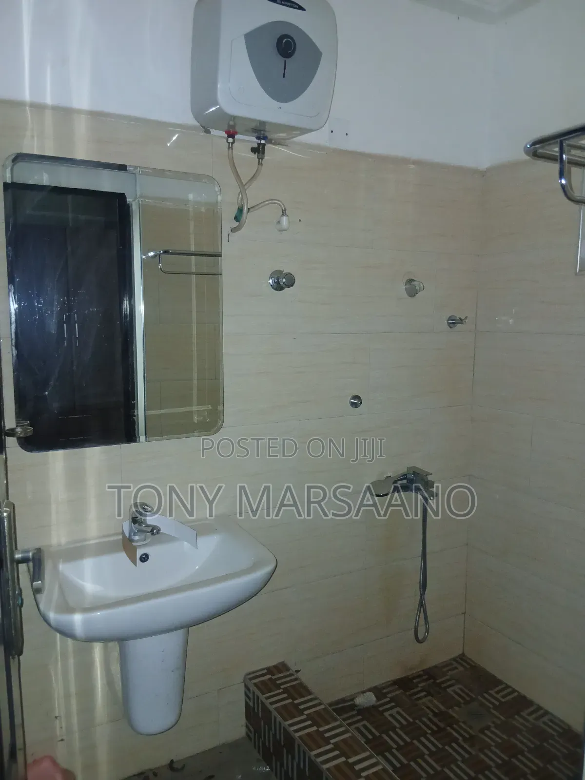 3bdrm Apartment in Haatso, Papao for rent