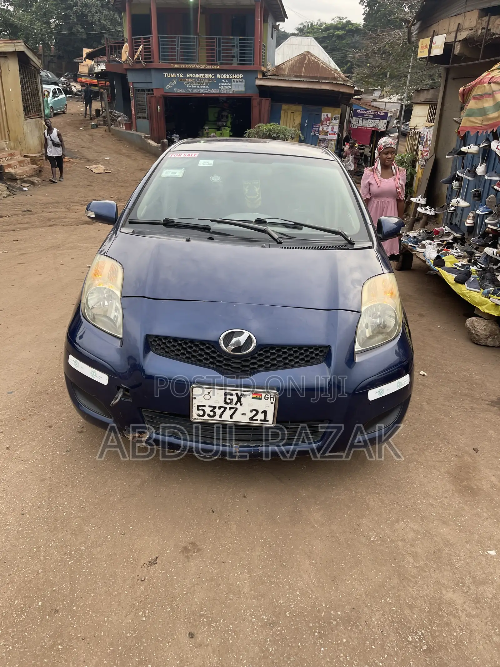 Toyota Vitz 2010 Blue
