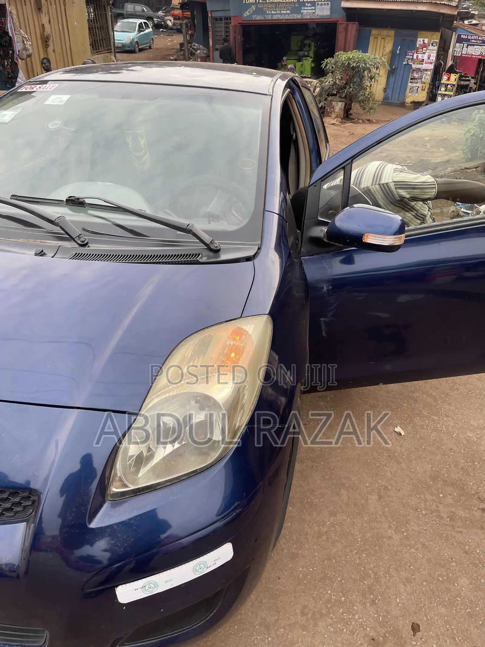 Toyota Vitz 2010 Blue