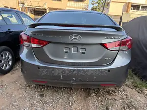 Hyundai Elantra Limited Sedan FWD (1.8L 4cyl 6A) 2013 Gray