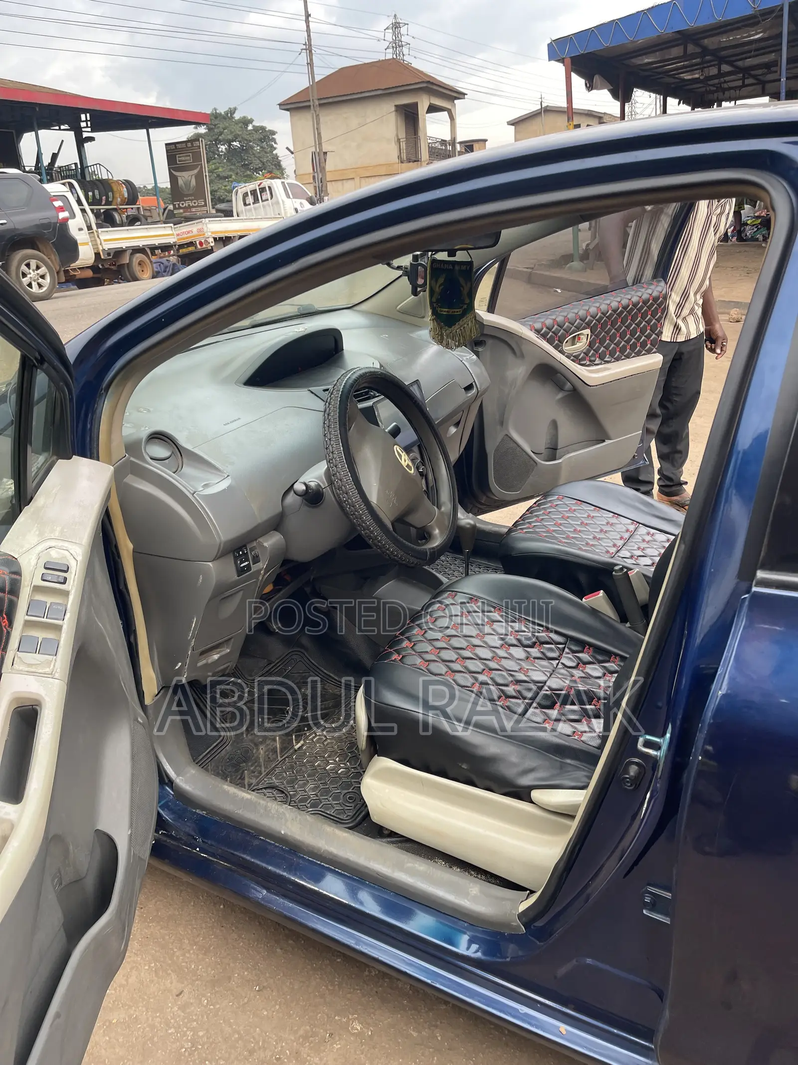 Toyota Vitz 2010 Blue