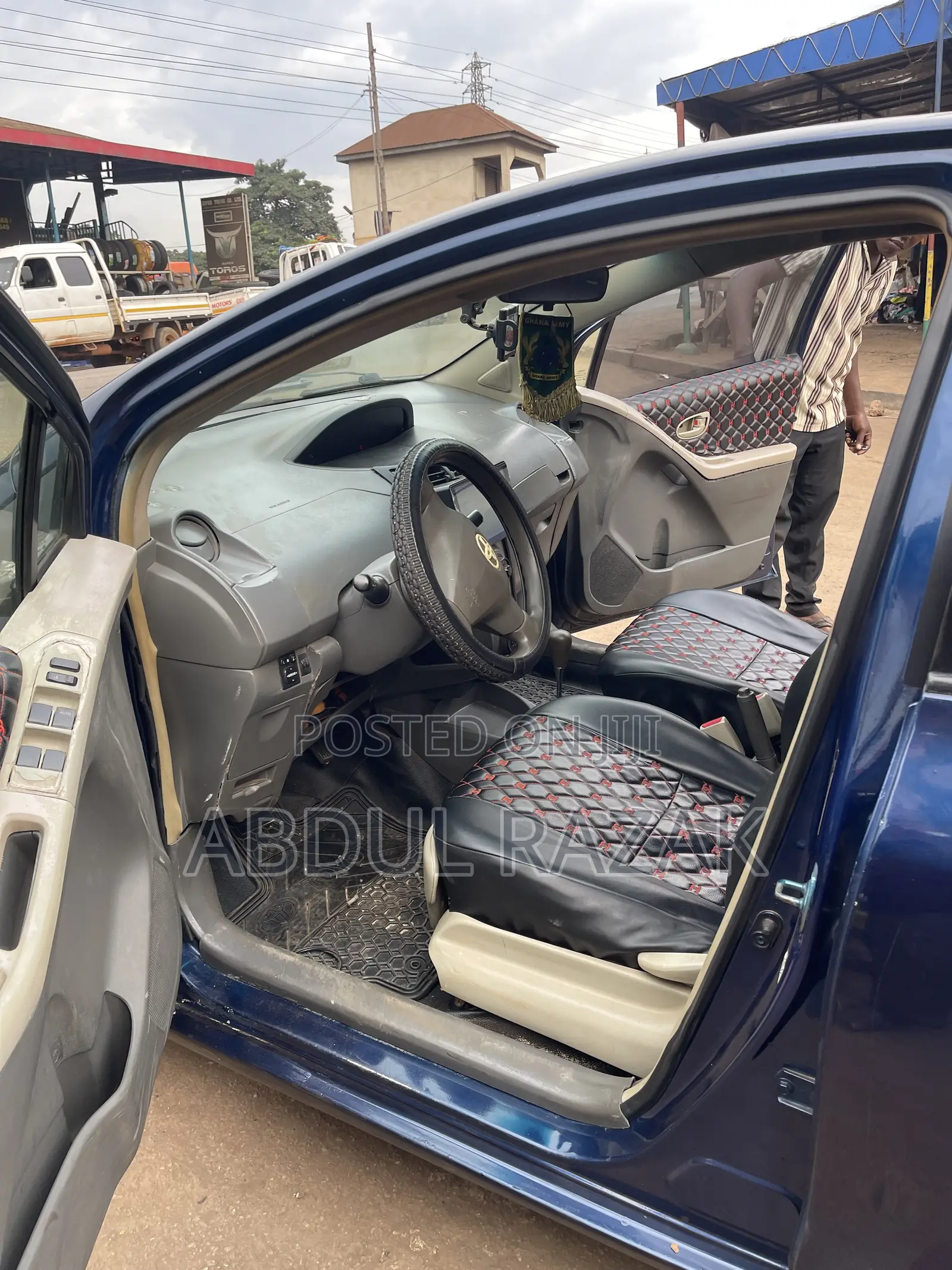 Toyota Vitz 2010 Blue