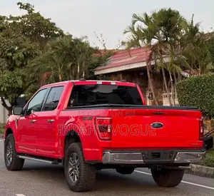 Ford F-150 XLT 2022 Red