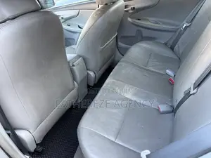 Toyota Corolla LE 4dr Sedan (1.8L 4cyl 4A) 2010 Black