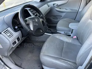 Toyota Corolla LE 4dr Sedan (1.8L 4cyl 4A) 2010 Black