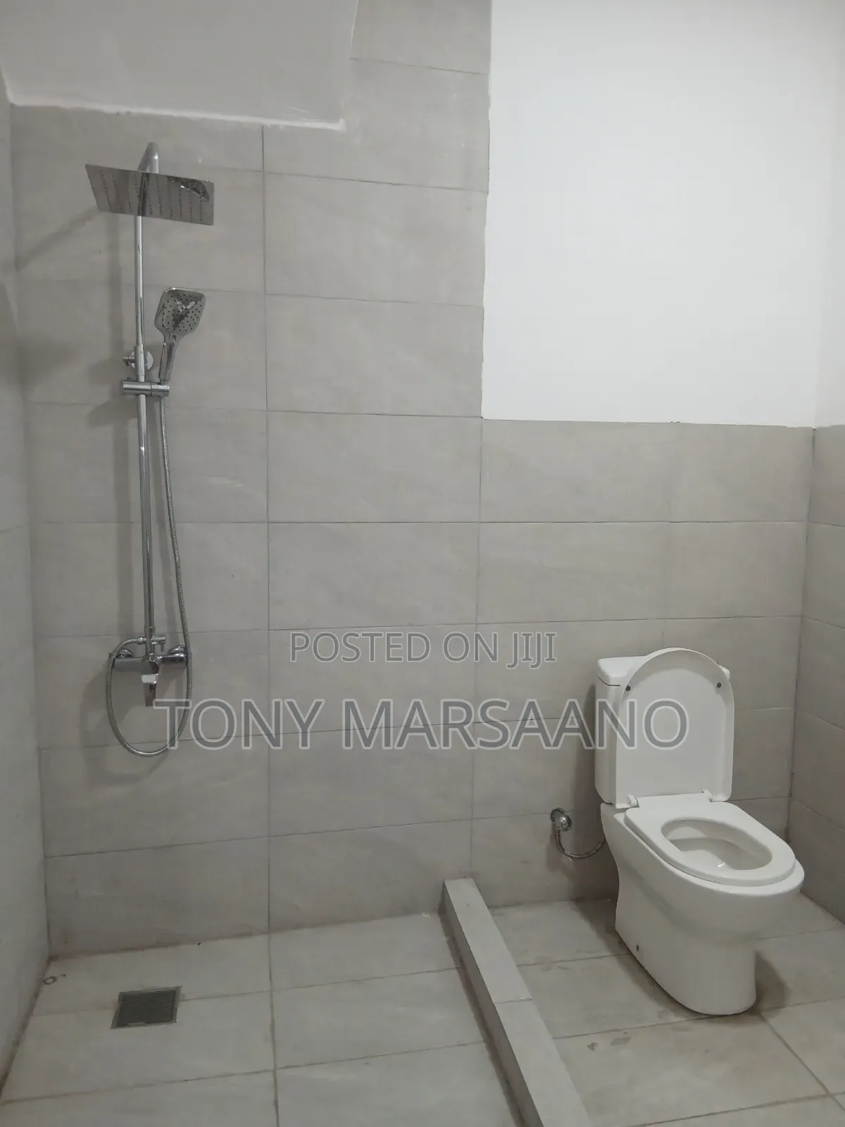 4bdrm Townhouse / Terrace in Westlegon, Medifem Area for rent