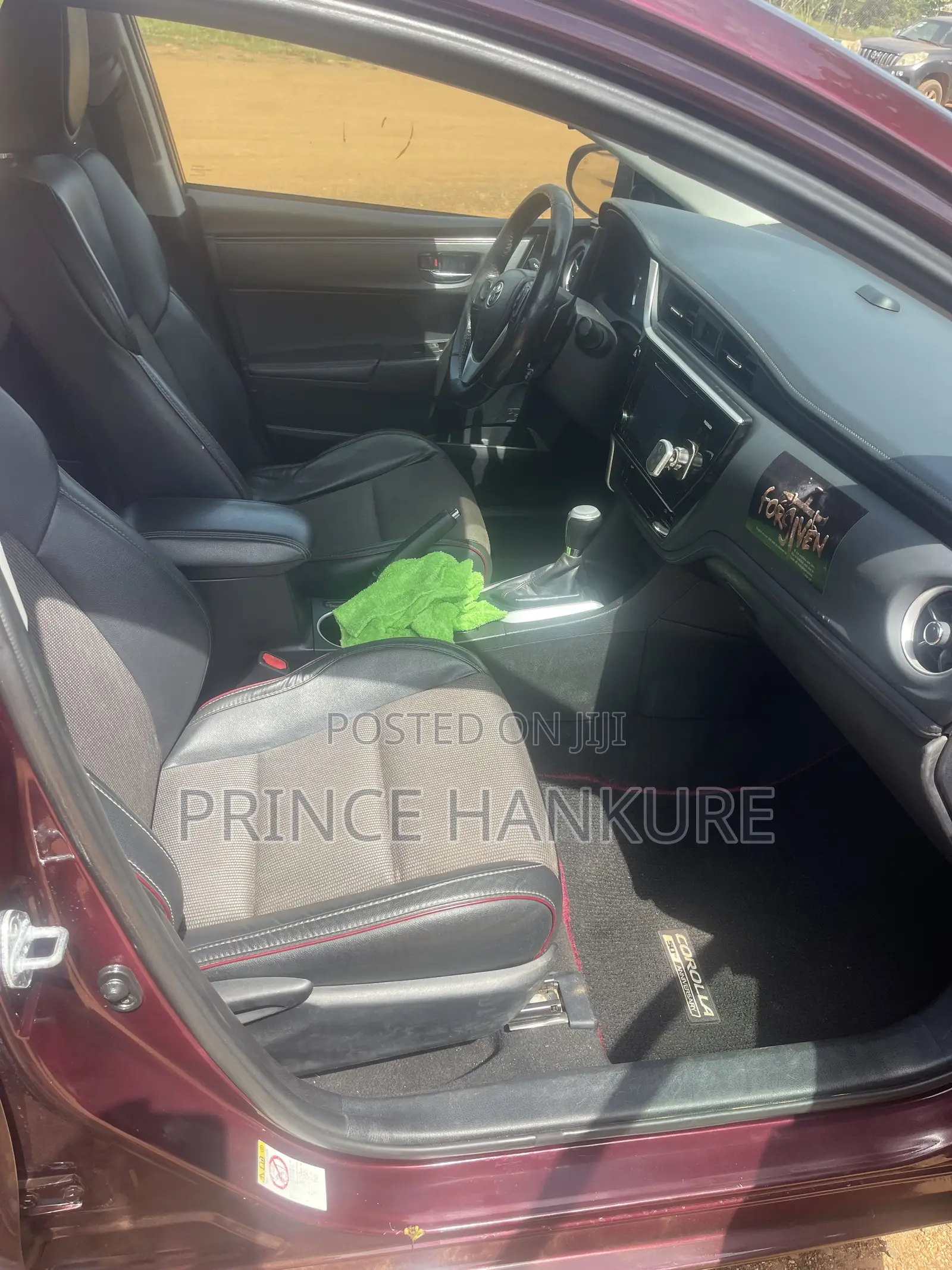 Toyota Corolla SE Special Edition 4dr Sedan (1.8L 4cyl CVT) 2017