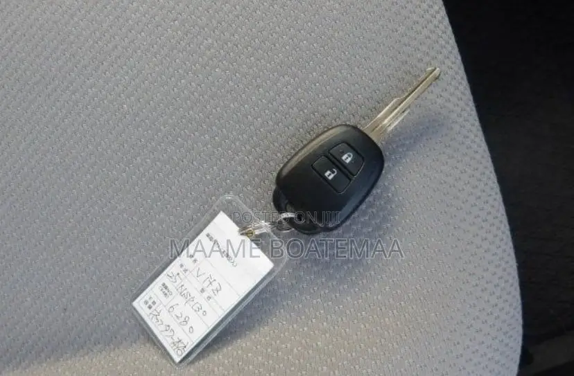 Toyota Vitz 1.3 FWD 5dr 2013 Gray