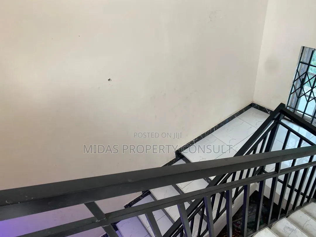 4bdrm House in Mampong, Aburi for sale
