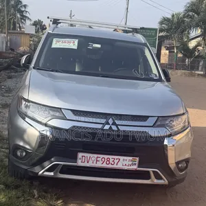 Mitsubishi Outlander 2019 Silver