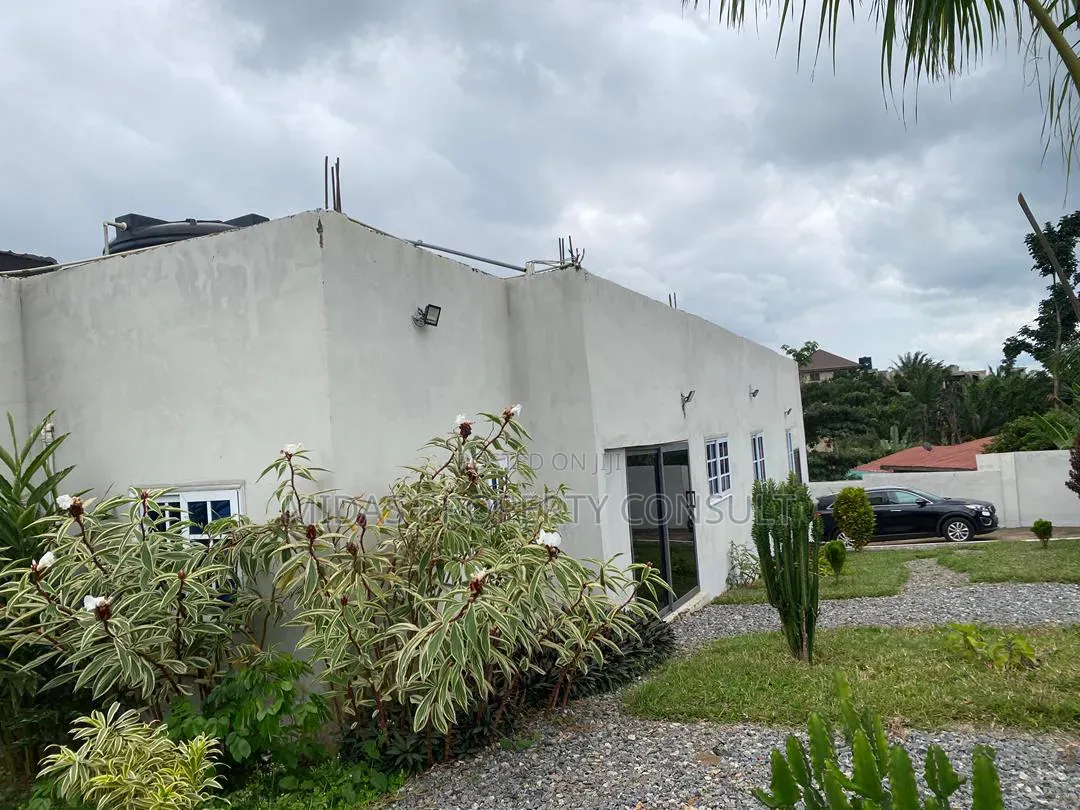 4bdrm House in Mampong, Aburi for sale