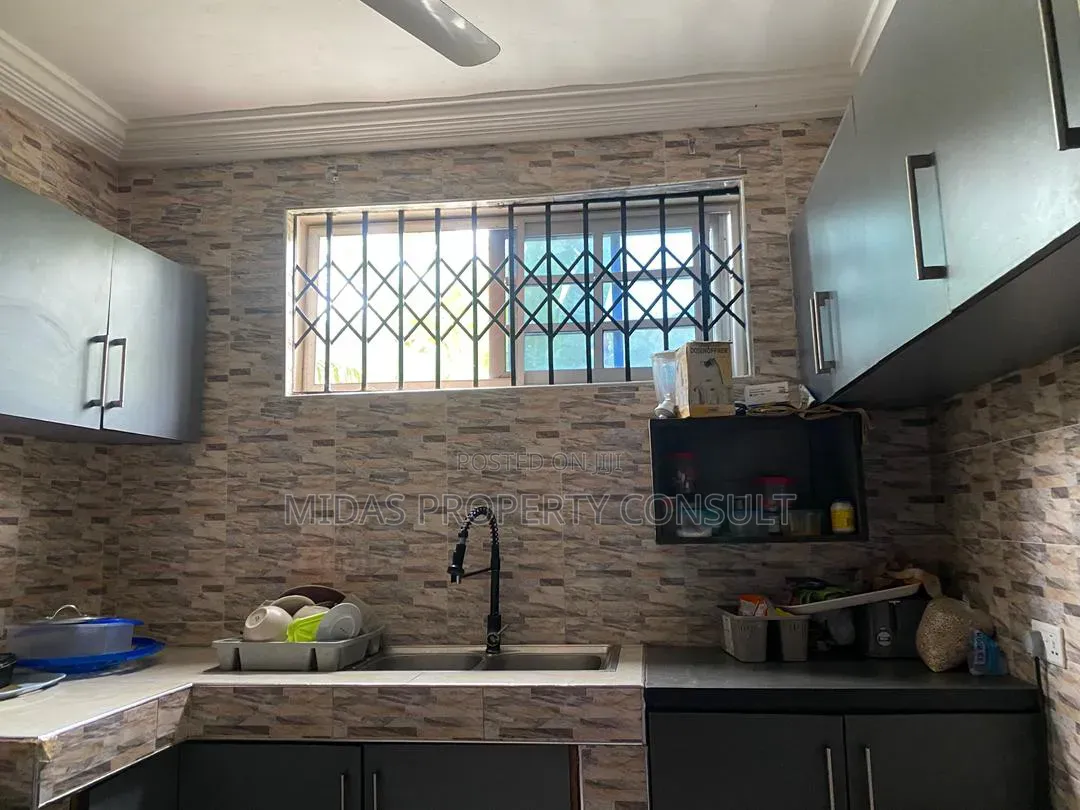 4bdrm House in Mampong, Aburi for sale