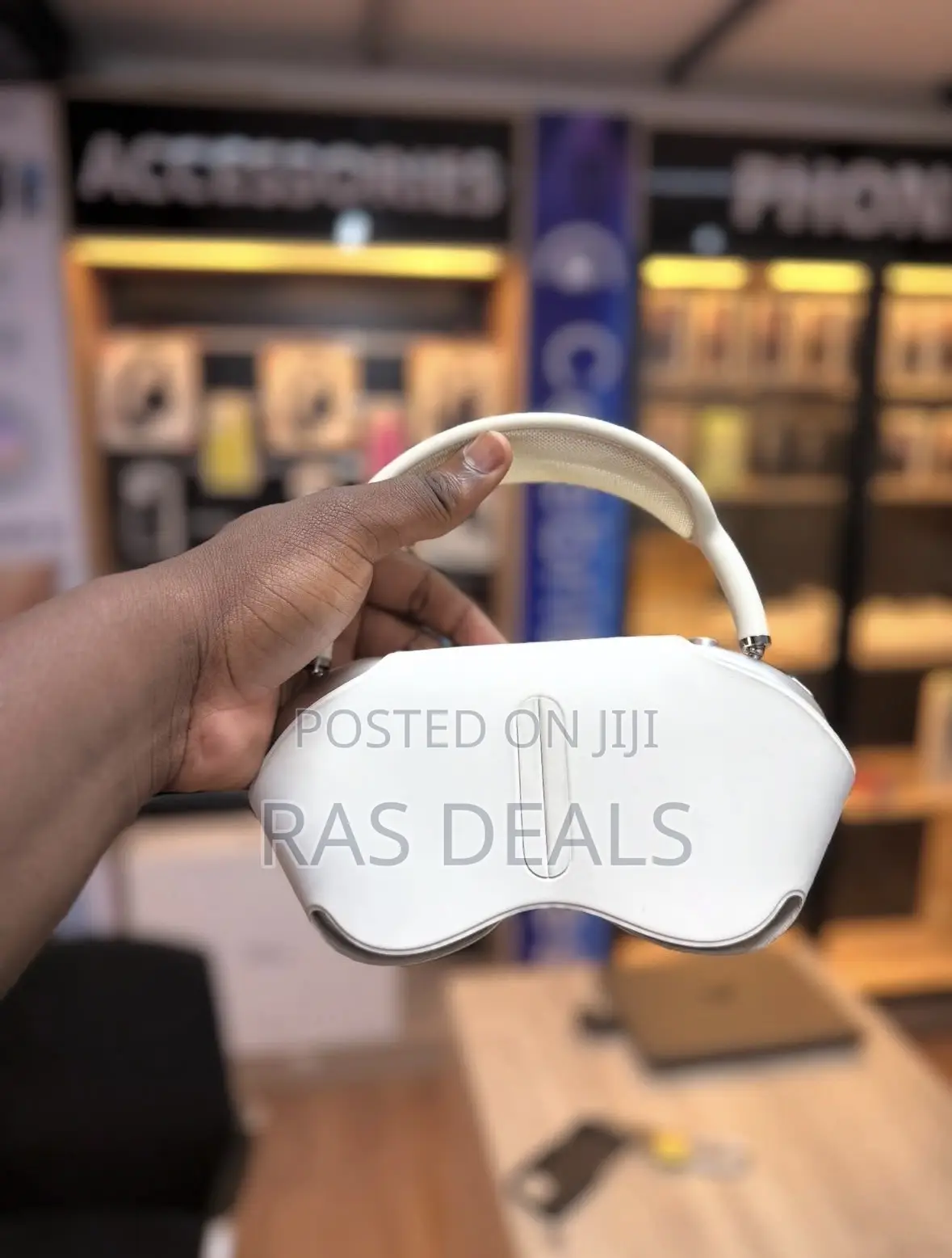 AirPods Max USBC Starlight