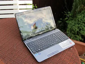 Laptop Toshiba Satellite L555 4GB Intel Core i5 HDD 320GB