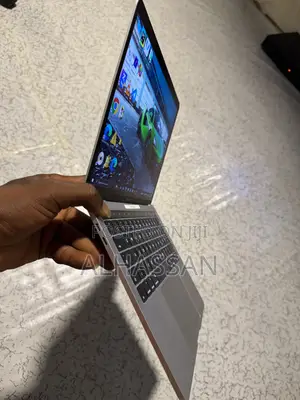 Laptop Apple MacBook Pro 2017 16GB Intel Core i5 SSD 512GB