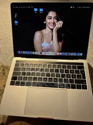 Laptop Apple MacBook Pro 2017 16GB Intel Core i5 SSD 512GB