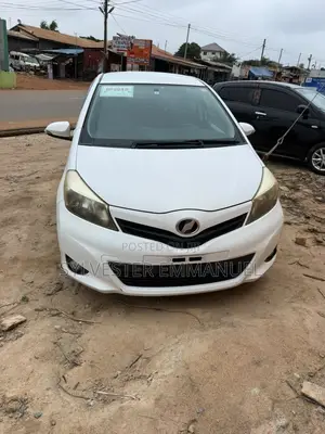 Toyota Vitz 1.3 AWD 5dr 2013 White