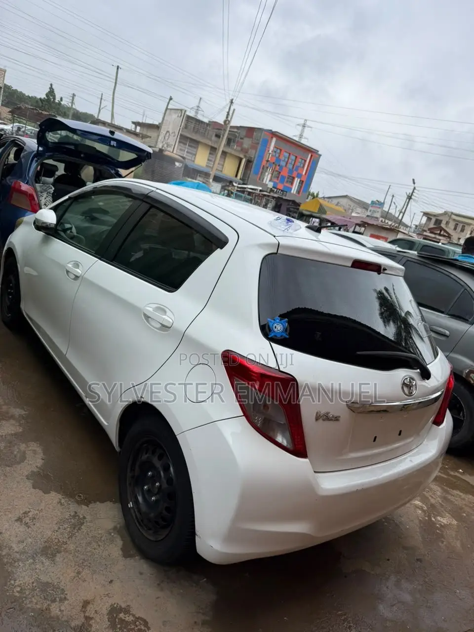 Toyota Vitz 1.3 AWD 5dr 2013 White