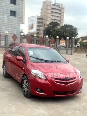 Toyota Yaris 2012 Red