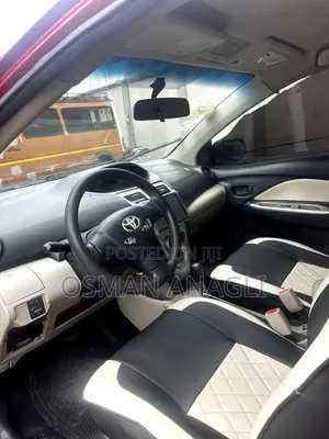 Toyota Yaris 2012 Red