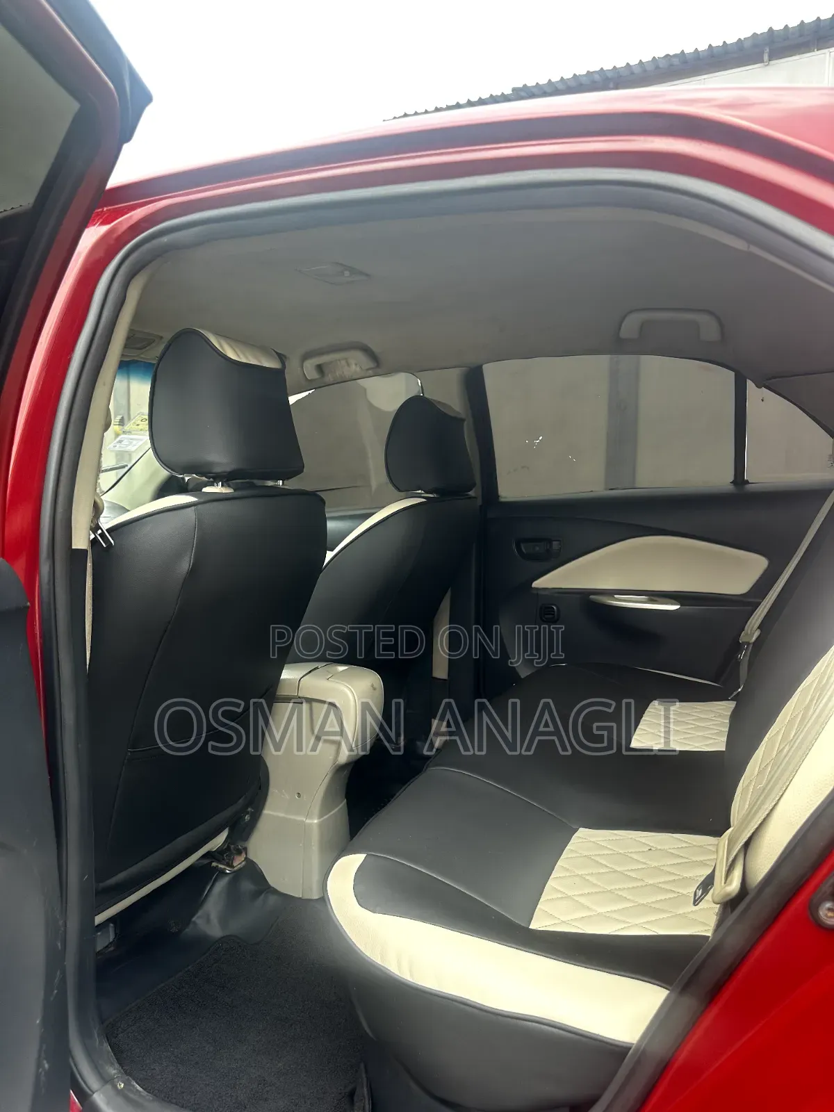 Toyota Yaris 2012 Red