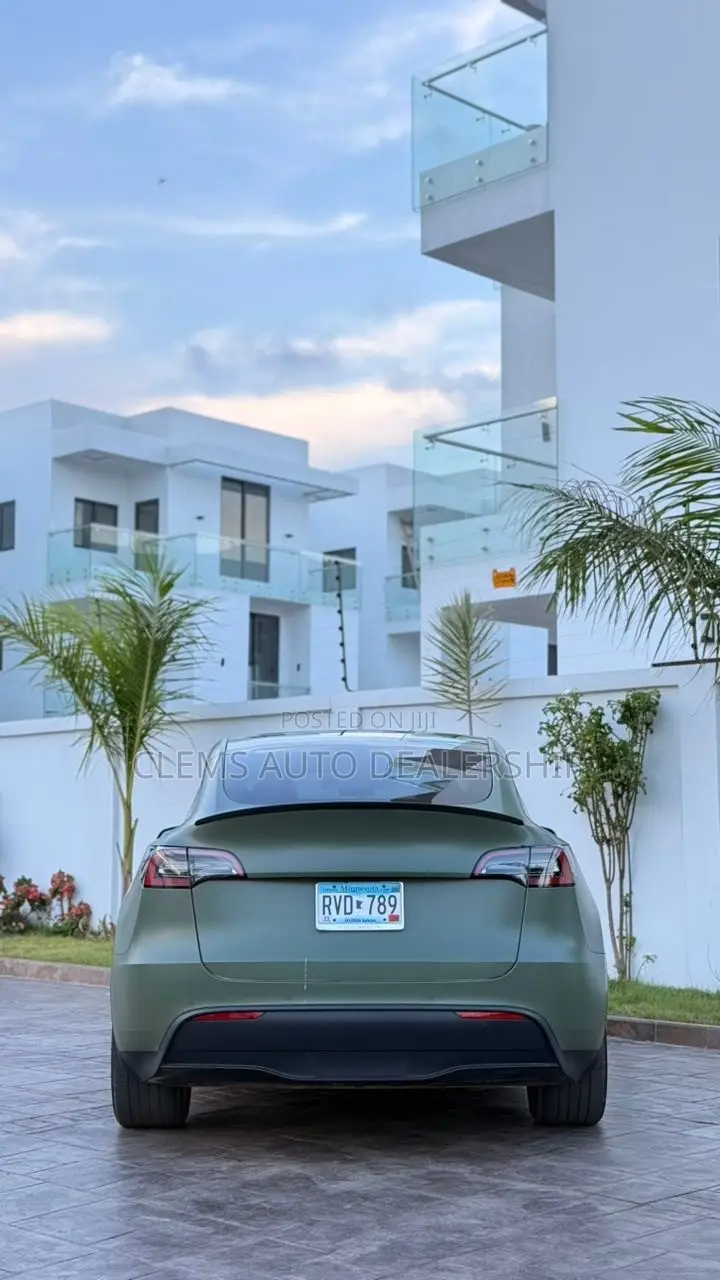 Tesla Model Y Long Range AWD 2022 Green