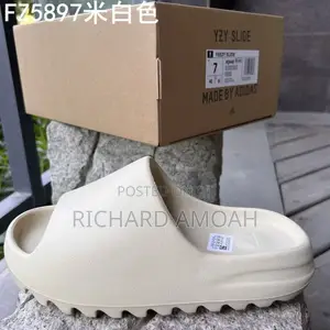 Yeezy Slide Bone Off-White Casual Slippers -