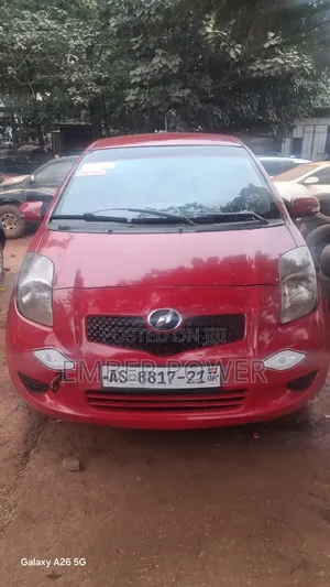 Toyota Vitz 2010 Red