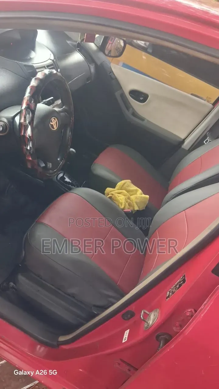 Toyota Vitz 2010 Red