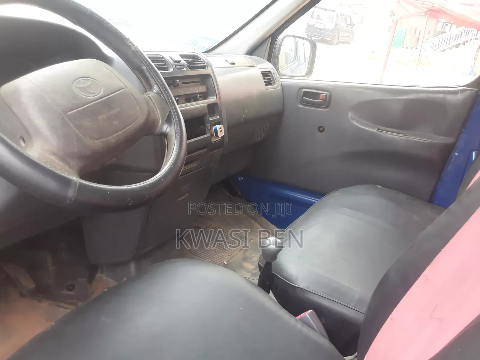 Toyota HiAce 2005 Blue