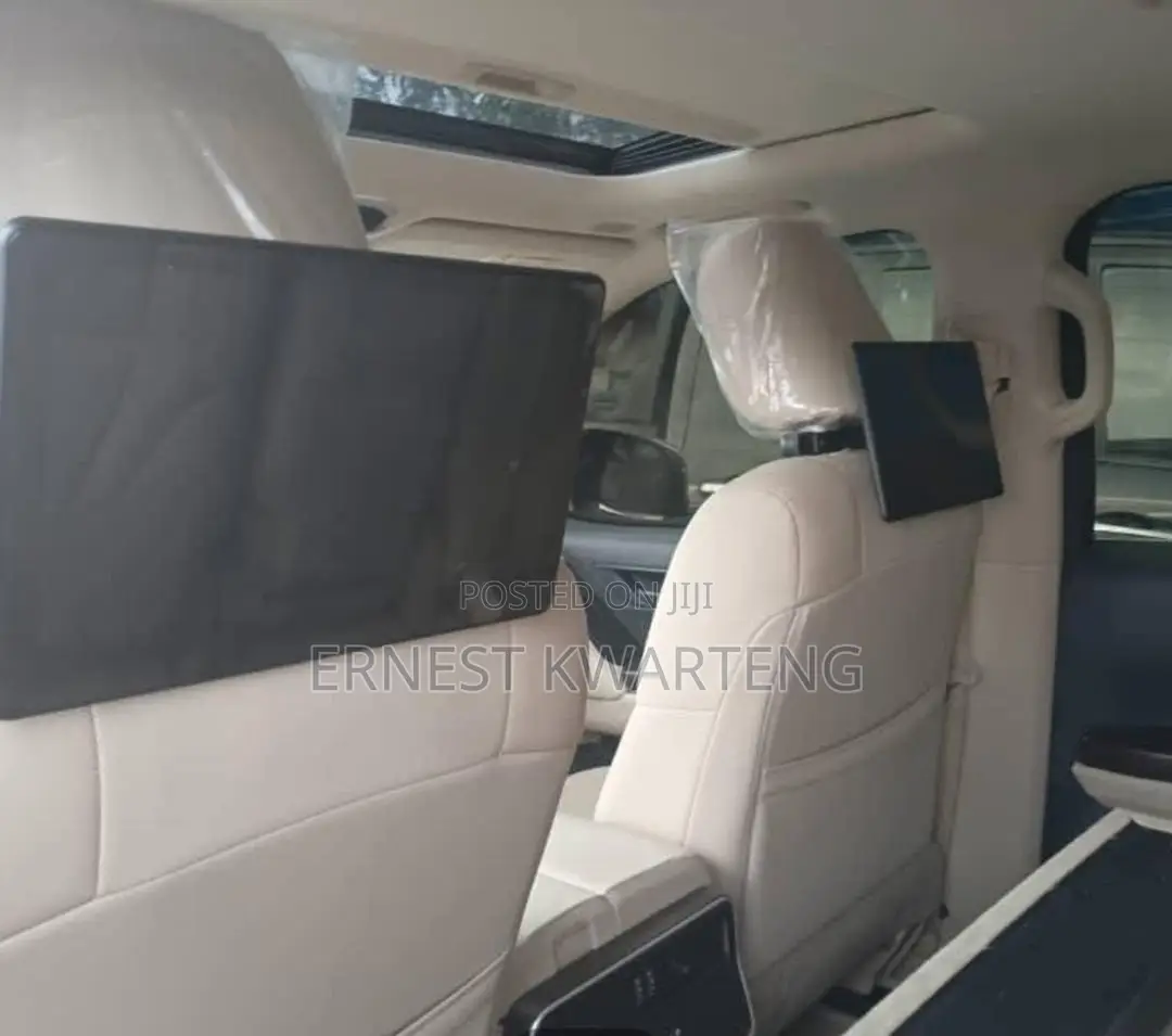 New Toyota Land Cruiser LC300 2024 White
