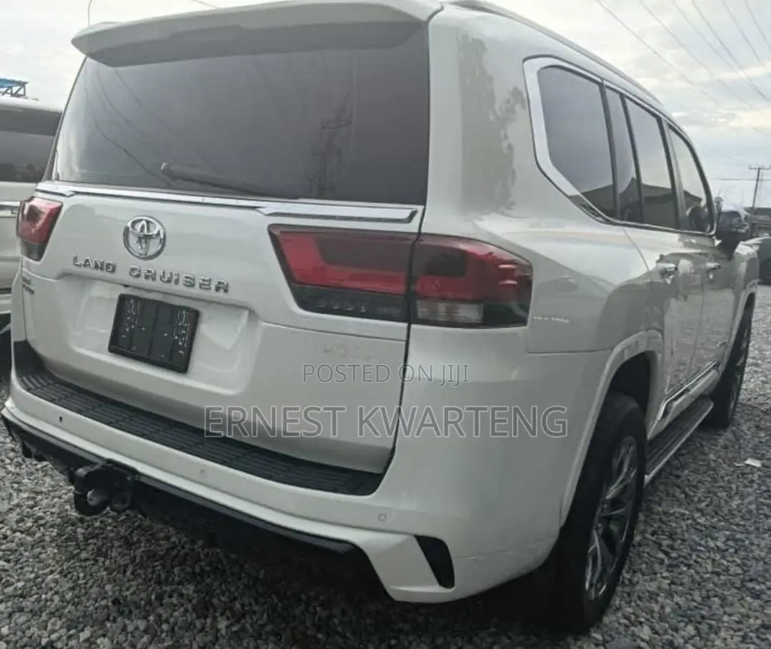 New Toyota Land Cruiser LC300 2024 White
