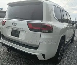 New Toyota Land Cruiser LC300 2024 White