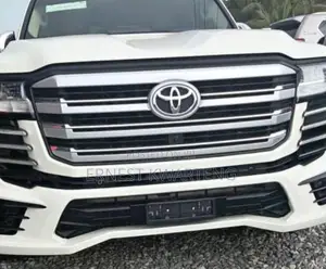New Toyota Land Cruiser LC300 2024 White