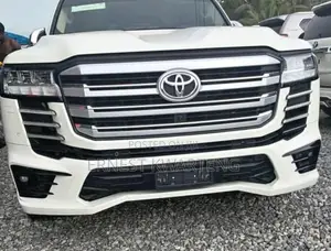 New Toyota Land Cruiser LC300 2024 White