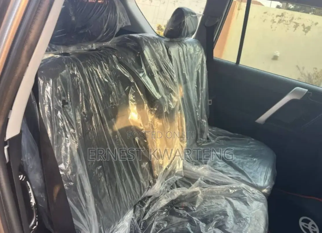 Toyota Land Cruiser Prado 2.8 2023 Gray